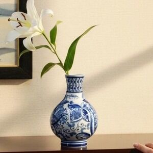 Vintage Russian Blue and White Porcelain Floral Bud Vase Chinoiserie Decor 7"
